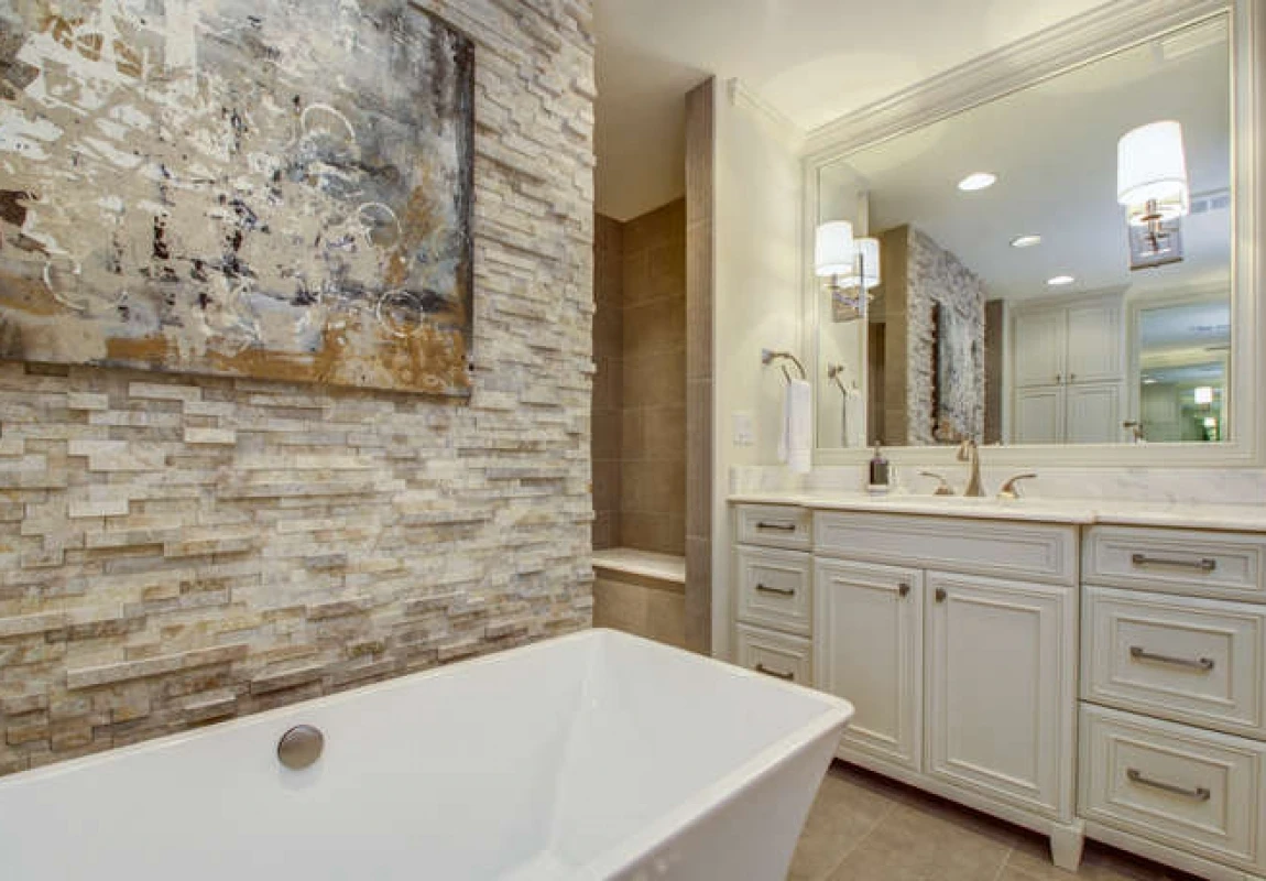 1023-S-Frankland-Rd-Tampa-FL-small-018-Master-Bath-666x457-72dpi-1150x800_c